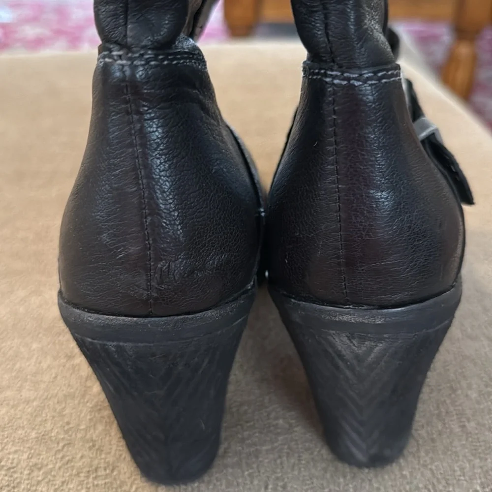 Vince Camuto Serena Black Boots Size 8 1/2 B Heels (NH)